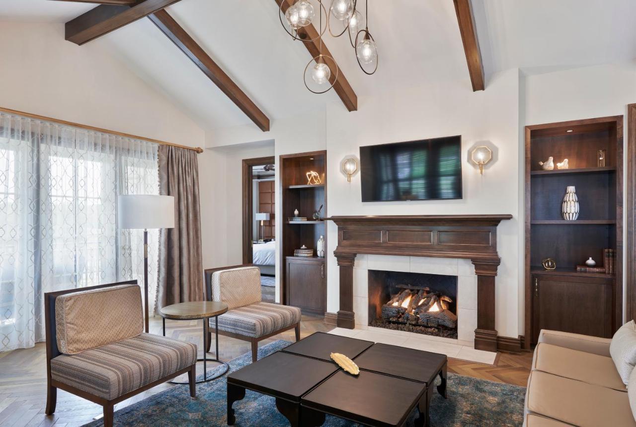 The Inn At Meadowbrook Overland Park Exterior photo