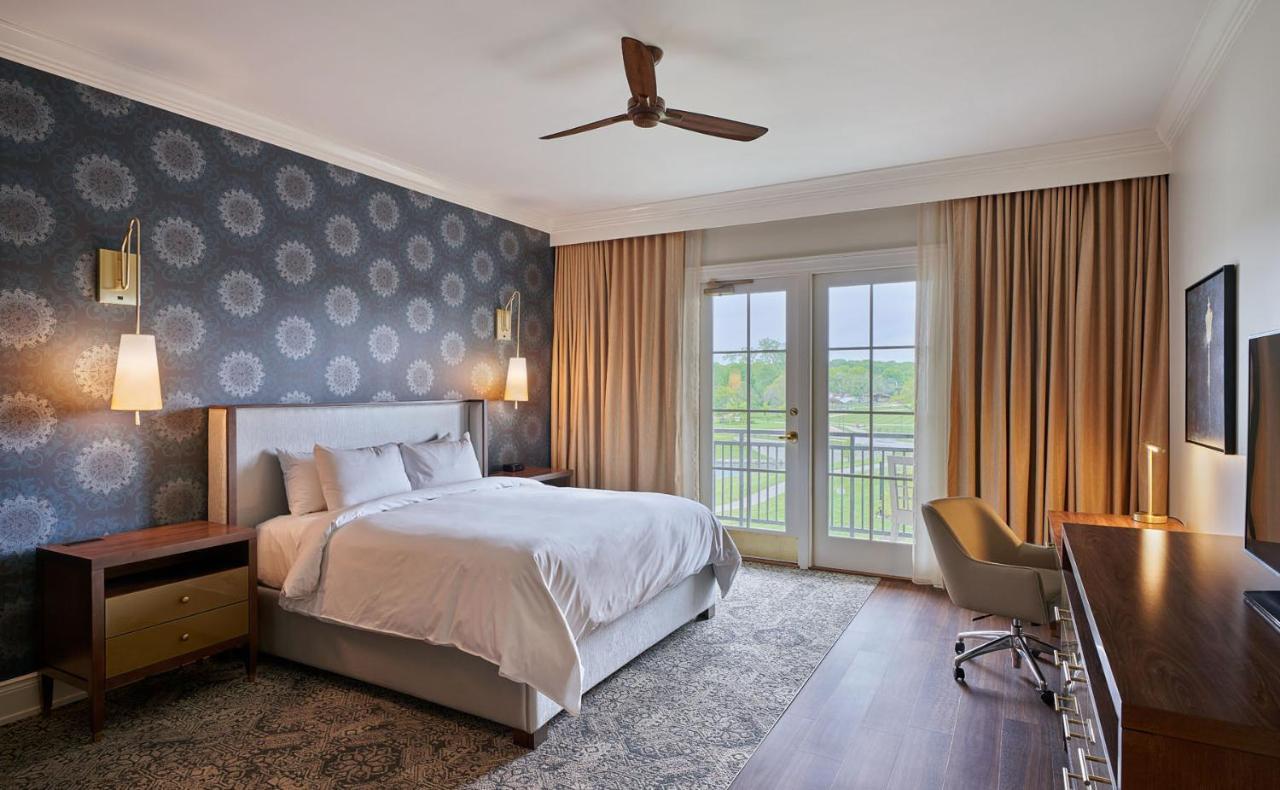 The Inn At Meadowbrook Overland Park Exterior photo